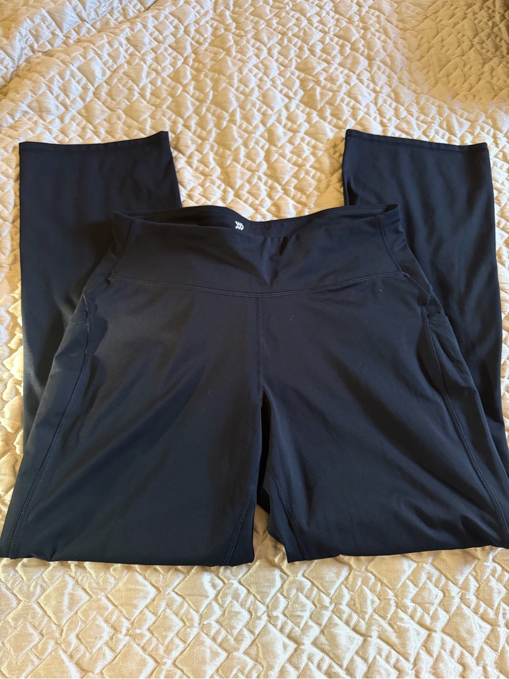 All In Motion Black High-Rise Straight Leg Yoga Pants with Pockets